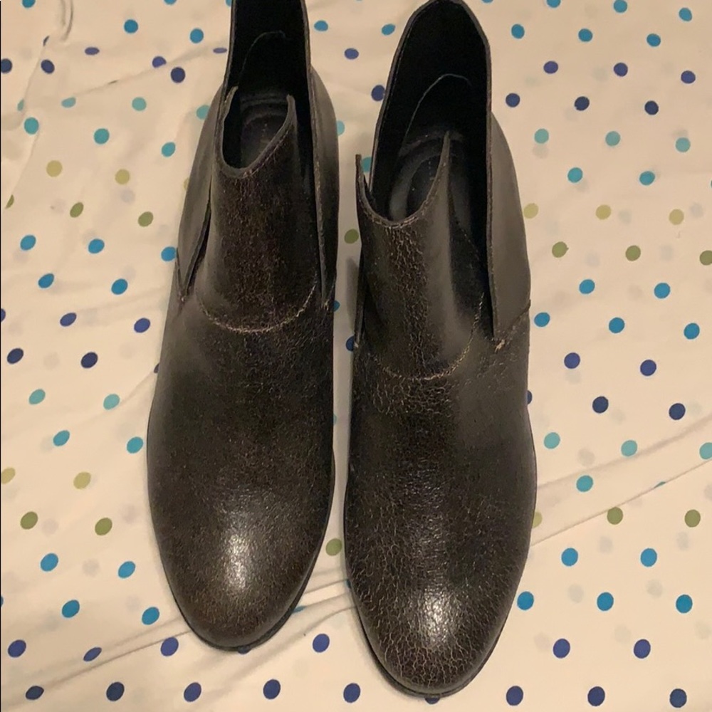 Grey boots